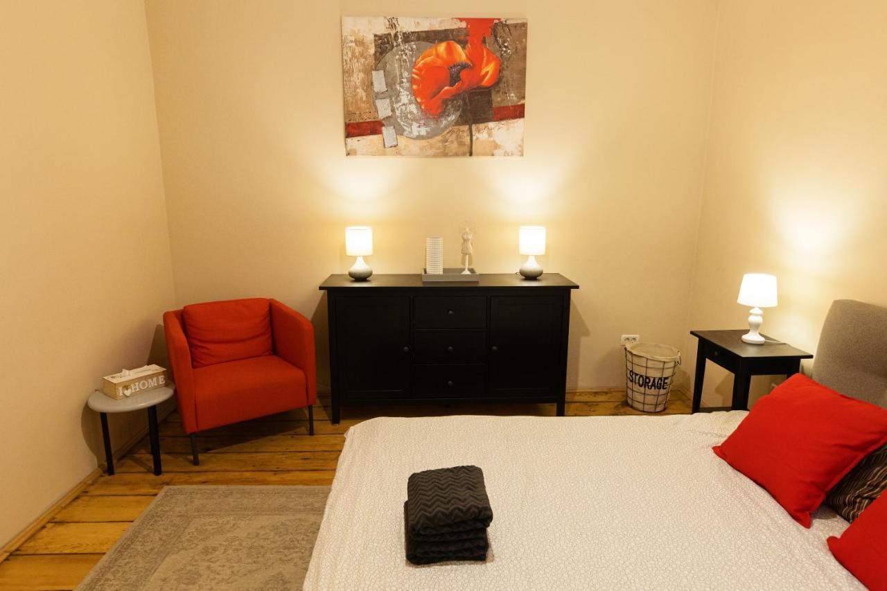 Chic Apartment In Historical City Center Timişoara Buitenkant foto