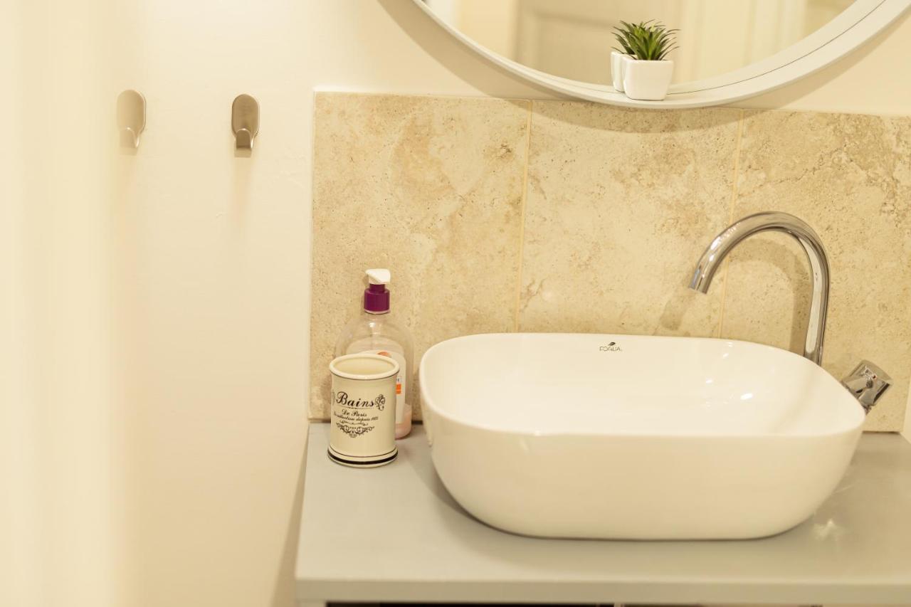 Chic Apartment In Historical City Center Timişoara Buitenkant foto