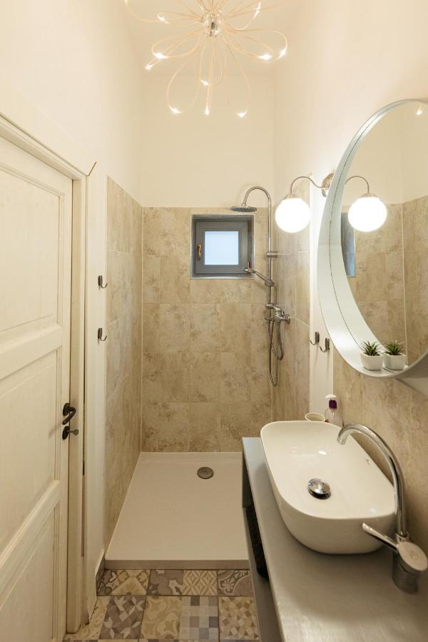 Chic Apartment In Historical City Center Timişoara Buitenkant foto